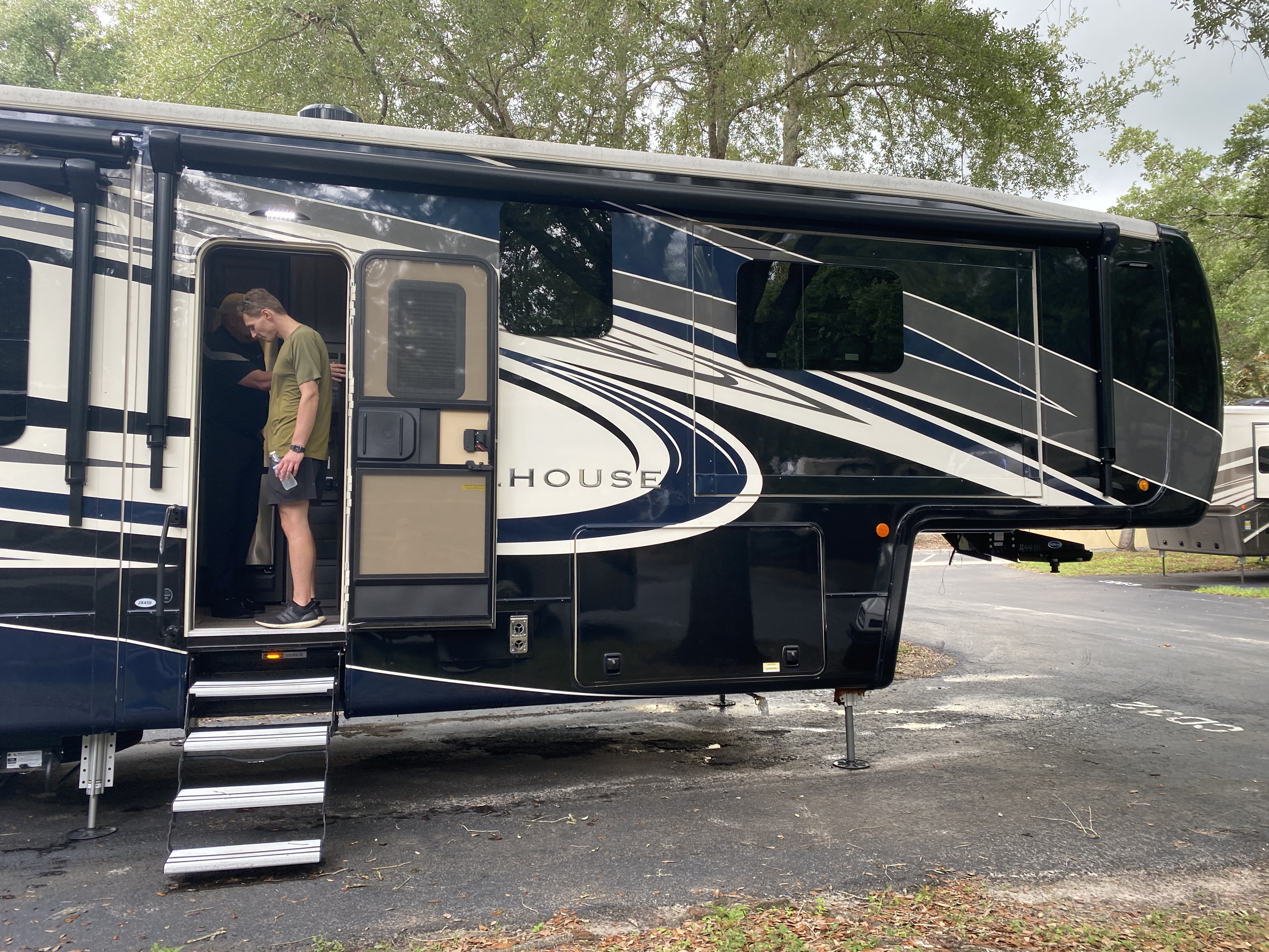 RV entry with steps and HOUSE exterior